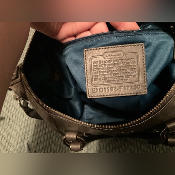RARE EUC COACH METALLIC SILVER SHOULDER BAG. - Picture 10 of 11